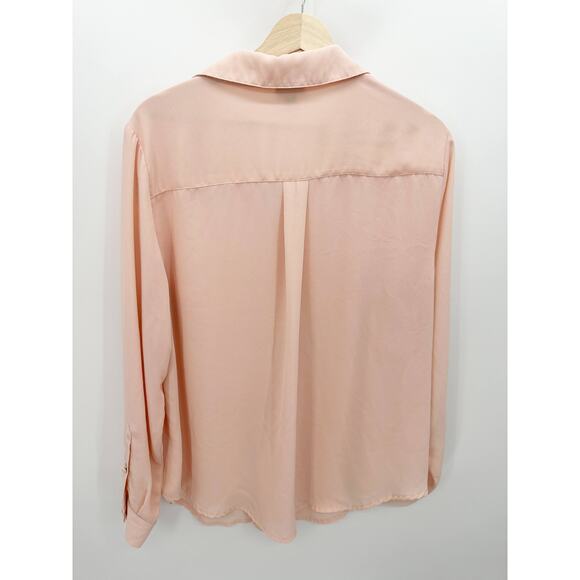 Torrid Light Pink Long Sleeve Embellished Collared Shirt‎ Women's Size 1 1X - Picture 2 of 7